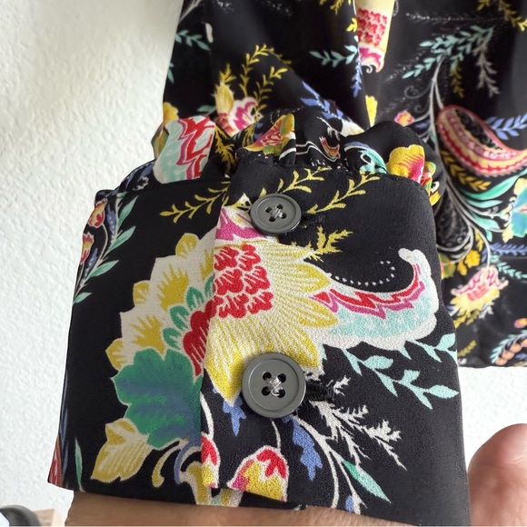 Loft Womens Shirt Blouse Black Floral Long Sleeve Button Neck Size Large - Picture 7 of 10